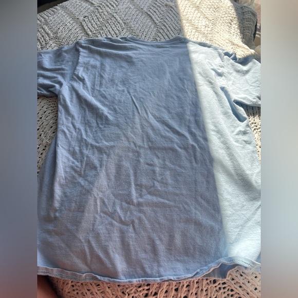 women’s graphic tee - Picture 2 of 2